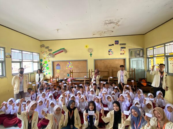 Kegiatan Sosial dan Keagamaan : Sosialisasi dan rutinan pengajian desa Ujungbarang Majenang